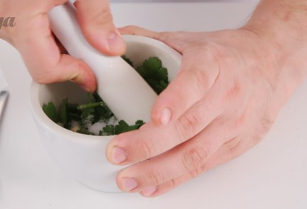 Фото шага рецепта Баклажаны жареные с гранатом и зеленью 19323 шаг 3  