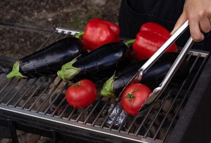 Фото шага рецепта Баклажанная икра на мангале 173979 шаг 4