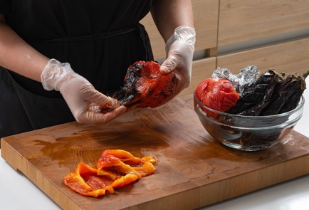 Фото шага рецепта Баклажанная икра на мангале 173979 шаг 6