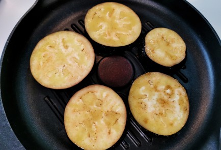 Фото шага рецепта Баклажановый сэндвич с авокадо 151107 шаг 11  