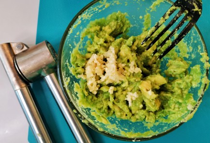 Фото шага рецепта Баклажановый сэндвич с авокадо 151107 шаг 5  