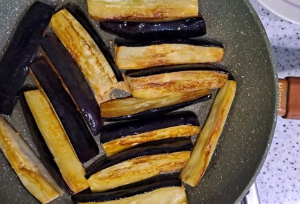 Фото шага рецепта Баклажаны с овощами и соевым соусом на сковороде 187196 шаг 5  