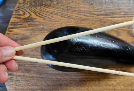 Фото шага рецепта Баклажаны с помидором и сыром запеченные в духовке 176363 шаг 2  