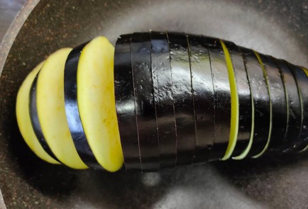 Фото шага рецепта Баклажаны с помидором и сыром запеченные в духовке 176363 шаг 5  