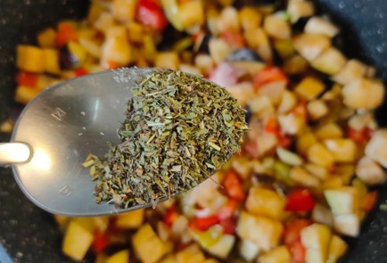 Фото шага рецепта Баклажаны тушенные с овощами 186990 шаг 14  