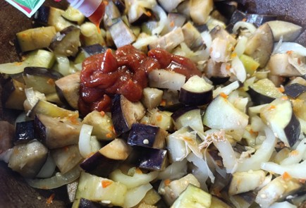 Фото шага рецепта Тушеные баклажаны с перцем и шпинатом 190638 шаг 11  