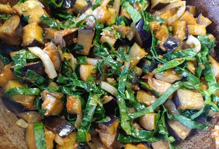 Фото шага рецепта Тушеные баклажаны с перцем и шпинатом 190638 шаг 14  