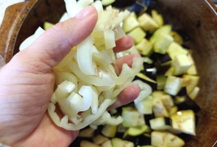 Фото шага рецепта Тушеные баклажаны с перцем и шпинатом 190638 шаг 6  