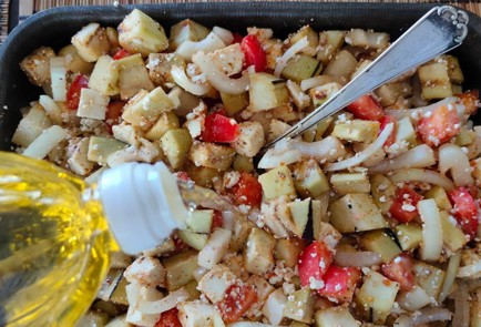 Фото шага рецепта Запеченные баклажаны с помидором луком и домашним сыром 174820 шаг 15  