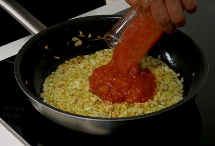 Фото шага рецепта Бамия на сковороде 151189 шаг 5  