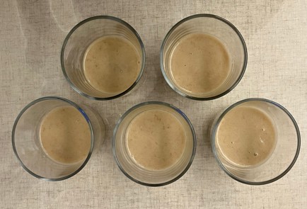 Фото шага рецепта Банановая паннакотта с морковноапельсиновым желе 191015 шаг 11  