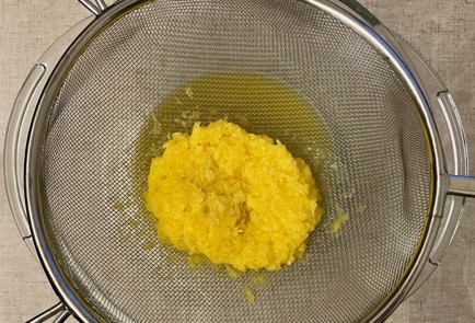 Фото шага рецепта Банановая паннакотта с морковноапельсиновым желе 191015 шаг 6  