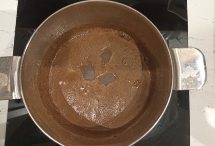 Фото шага рецепта Банановое какао с маршмеллоу взбитыми сливками и шоколадом 191289 шаг 7