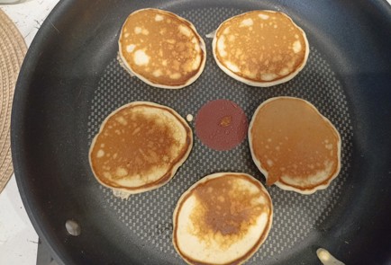 Фото шага рецепта Банановые оладушки 191323 шаг 11  