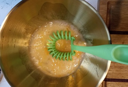 Фото шага рецепта Банановые оладушки 191323 шаг 4  