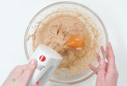 Фото шага рецепта Банановый хлеб с шоколадом 173526 шаг 4  