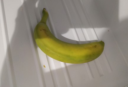 Фото шага рецепта Молочный коктейль с бананом 190342 шаг 1  