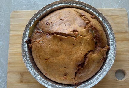 Фото шага рецепта Банановый пирог с белым шоколадом 186993 шаг 11  