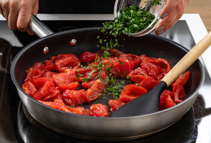 Фото шага рецепта Барабулька в томатном соусе 189272 шаг 8  