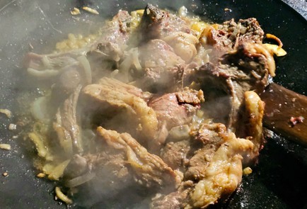 Фото шага рецепта Баранина на сковороде садже 190732 шаг 10  