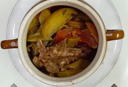 Фото шага рецепта Баранина с курагой в горшочке 186999 шаг 11  