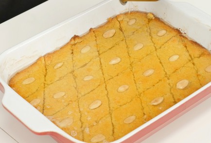 Фото шага рецепта Арабский манник Басбуса 92318 шаг 9  