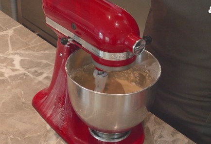 Фото шага рецепта Баскский чизкейк с творогом 186377 шаг 3  