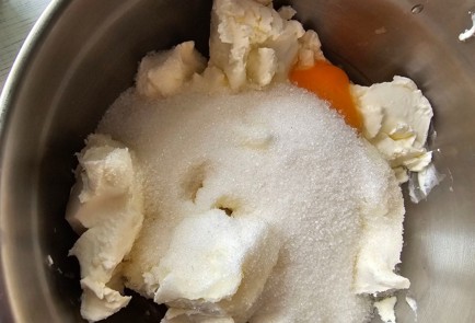 Фото шага рецепта Баскский чизкейк 174832 шаг 2  