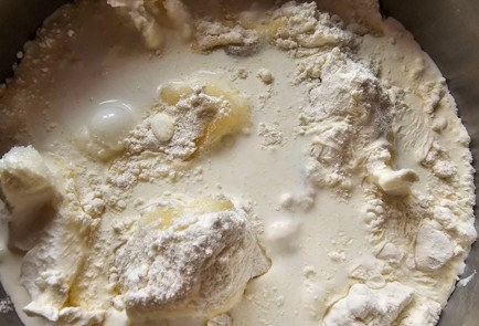 Фото шага рецепта Баскский чизкейк 174832 шаг 4  