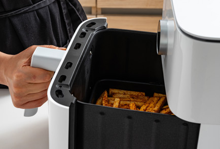 Фото шага рецепта Батат фри в аэрогриле 189334 шаг 5  