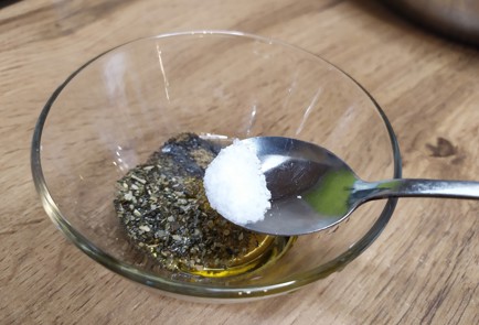 Фото шага рецепта Батат запеченный дольками в специях 189138 шаг 5  