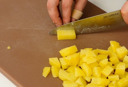 Фото шага рецепта Жареная картошка бататахарра 114372 шаг 3  