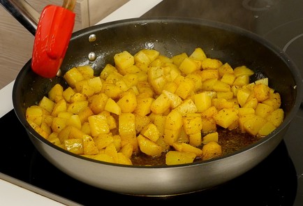 Фото шага рецепта Жареная картошка бататахарра 114372 шаг 6  