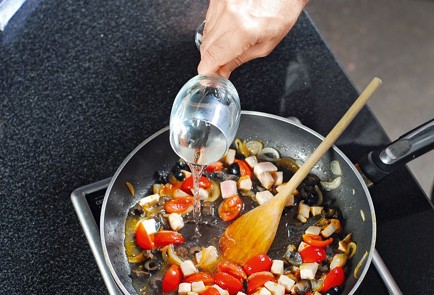 Фото шага рецепта Баветте с мечрыбой маслинами и фенхелем 30402 шаг 3