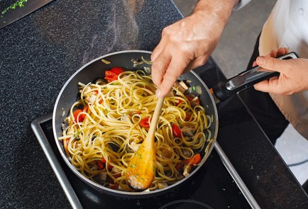 Фото шага рецепта Баветте с мечрыбой маслинами и фенхелем 30402 шаг 4