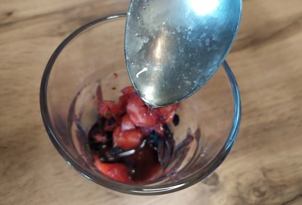 Фото шага рецепта Базиликовый лимонад с клубникой 189094 шаг 7  