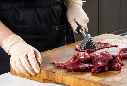 Фото шага рецепта Бефстроганов из говядины со сметаной 191426 шаг 2  