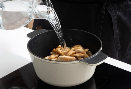 Фото шага рецепта Бефстроганов из грудки индейки 151865 шаг 4  