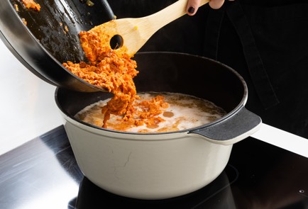 Фото шага рецепта Бефстроганов из грудки индейки 151865 шаг 8  