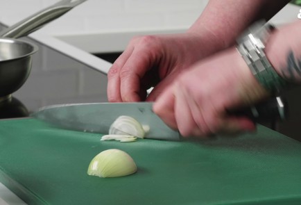 Фото шага рецепта Бефстроганов с белыми грибами и шампиньонами 151828 шаг 1  