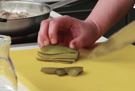 Фото шага рецепта Бефстроганов с белыми грибами и шампиньонами 151828 шаг 10  