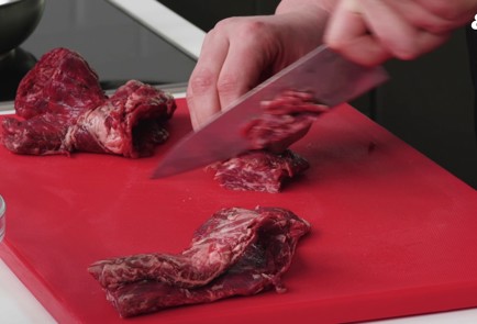 Фото шага рецепта Бефстроганов с белыми грибами и шампиньонами 151828 шаг 3  