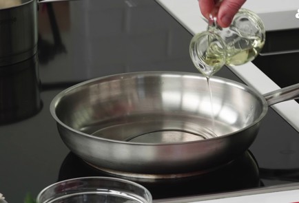 Фото шага рецепта Бефстроганов с белыми грибами и шампиньонами 151828 шаг 4  