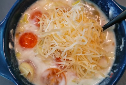 Фото шага рецепта Белковая яичница с сыром в духовке 152507 шаг 6  