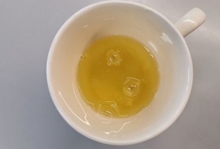 Фото шага рецепта Белковый скрэмбл со шпинатом 151995 шаг 1  