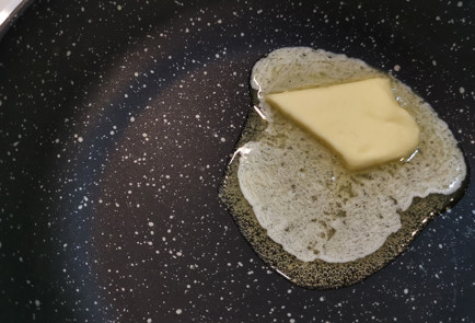 Фото шага рецепта Белковый скрэмбл со шпинатом 151995 шаг 4  