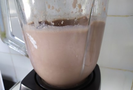 Фото шага рецепта Белковый коктейль шоколаднобанановый 189834 шаг 7  