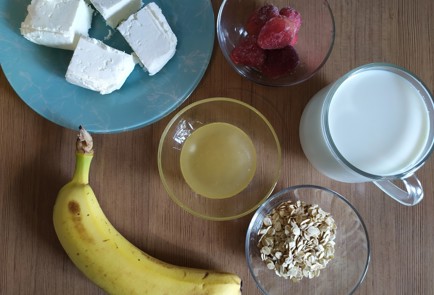 Фото шага рецепта Белковый коктейль с бананом и овсянкой 188871 шаг 1  