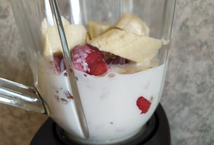 Фото шага рецепта Белковый коктейль с бананом и овсянкой 188871 шаг 8  