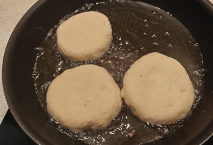 Фото шага рецепта Беляши с говядиной 175917 шаг 13  